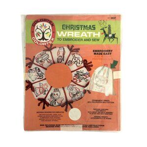 Vintage Colortex Christmas Wreath Embroidery Kit No Floss included 12" Round New